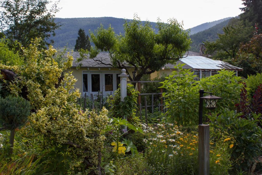 Genelle House B&B Guest House Exterior foto