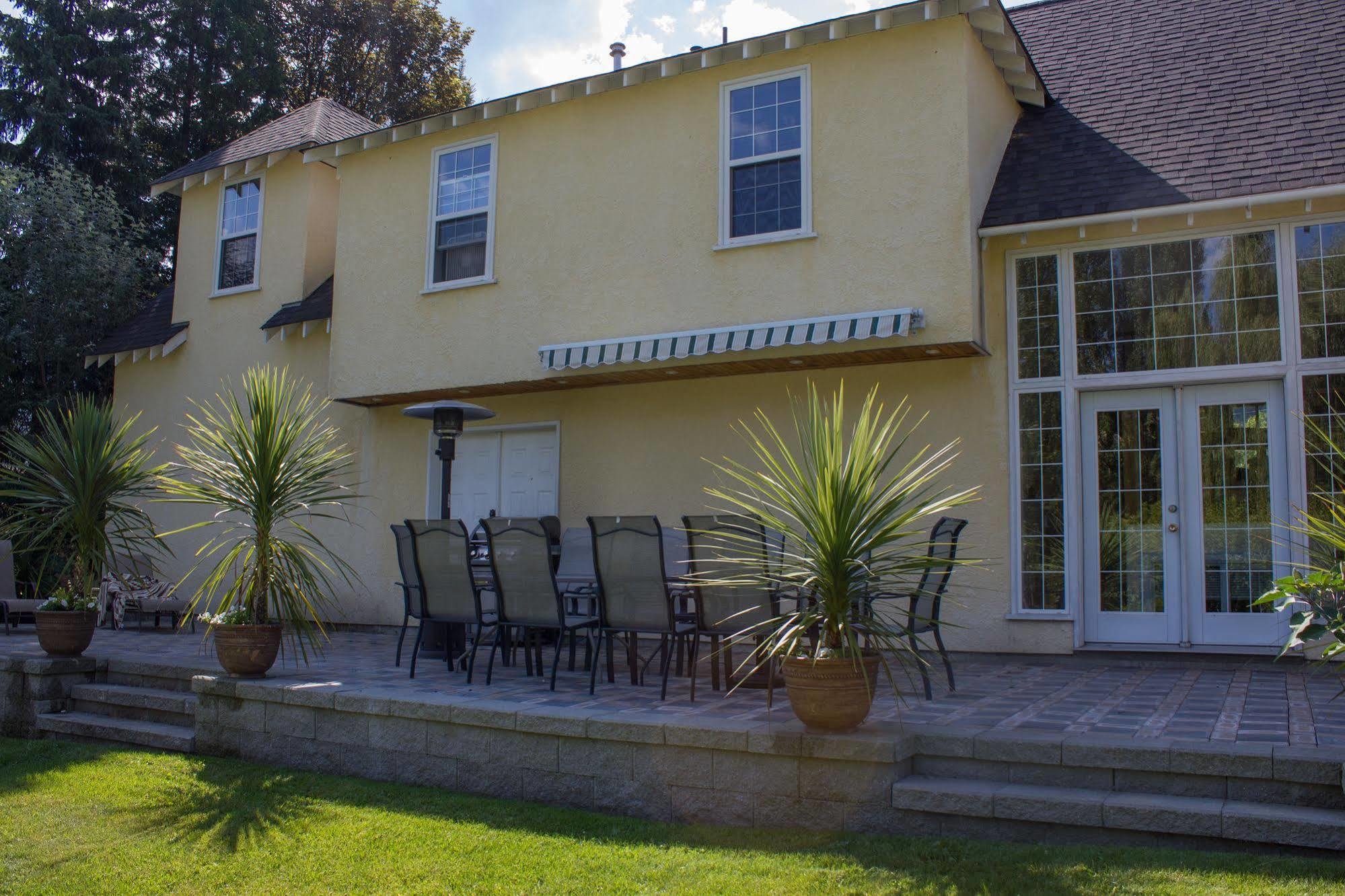 Genelle House B&B Guest House Exterior foto